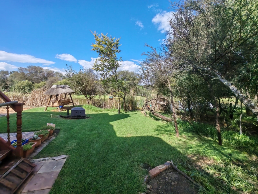 4 Bedroom Property for Sale in Boschenvaal River Front Lodges Free State